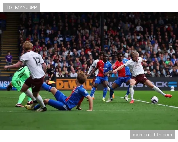 哈兰德再现门前杀手本色，助球队豪取胜利